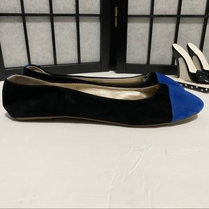 Z and Z Women’s Size 12 Black and Blue Flats.